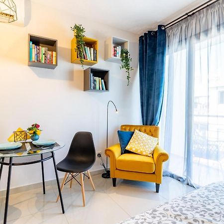 Light House - Seafront Cosy Studio With Library Paphos Exterior foto