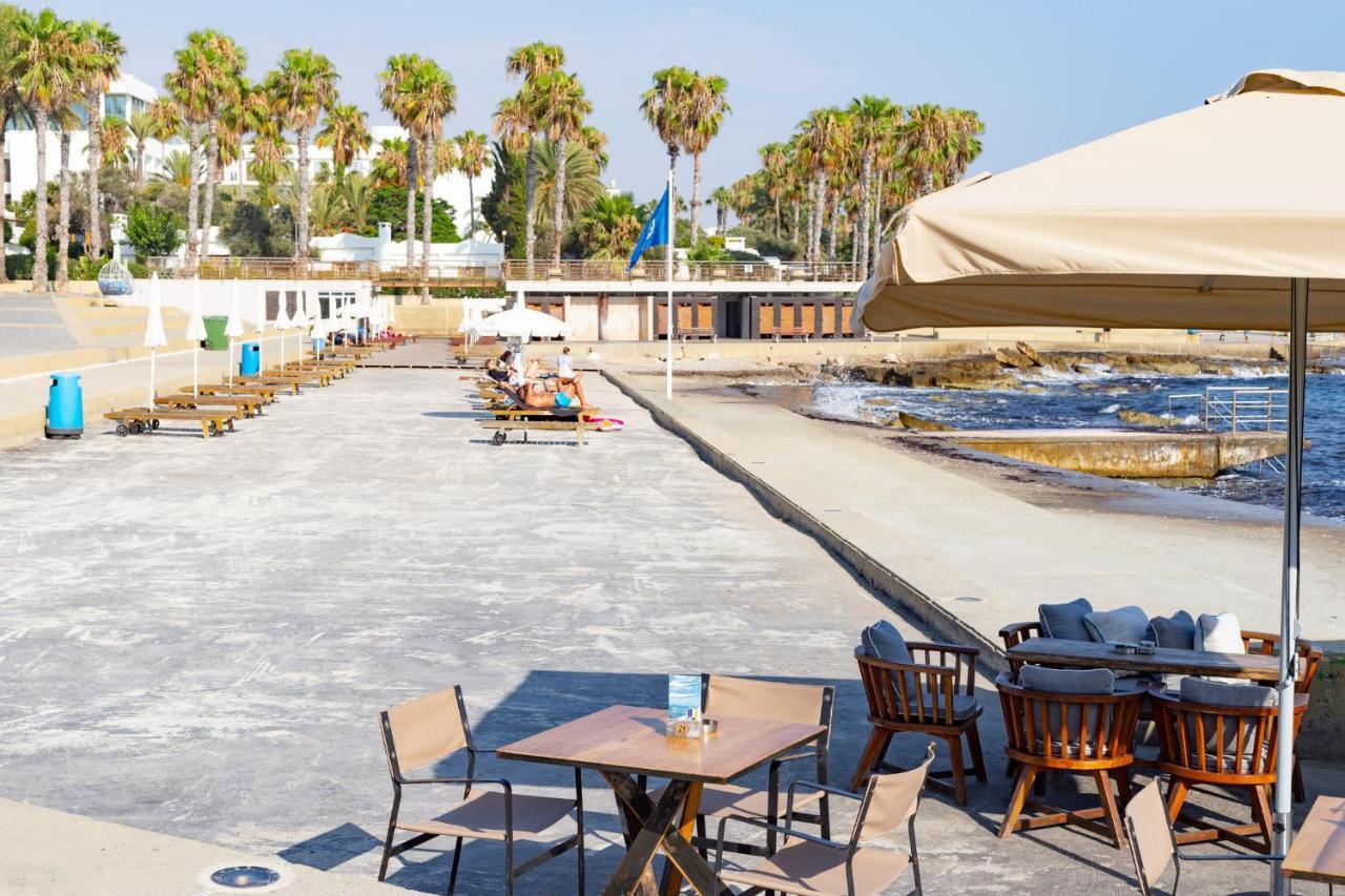 Light House - Seafront Cosy Studio With Library Paphos Exterior foto