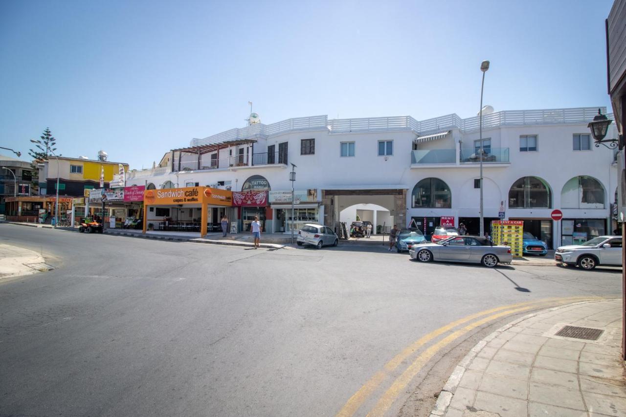Light House - Seafront Cosy Studio With Library Paphos Exterior foto